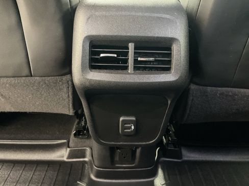 Used 2020 Chevrolet Equinox Premier image 17