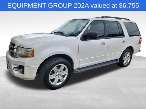 Used 2016 Ford Expedition XLT w/ Equipment Group 202A image 2