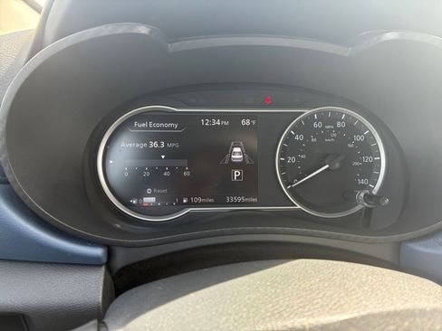 Used 2025 Nissan Versa SV image 35