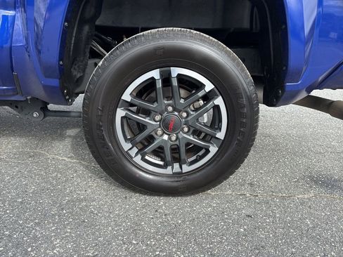 Used 2025 Toyota Tacoma TRD Sport image 30