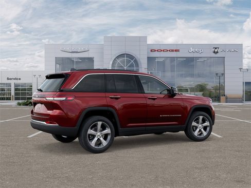 New 2025 Jeep Grand Cherokee Limited w/ Trailer Tow Package image 4
