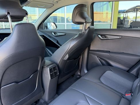 Used 2025 Kia Niro Wind FWD image 32