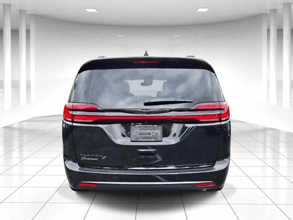 New 2026 Chrysler Pacifica Select w/ S Appearance Package FWD image 4