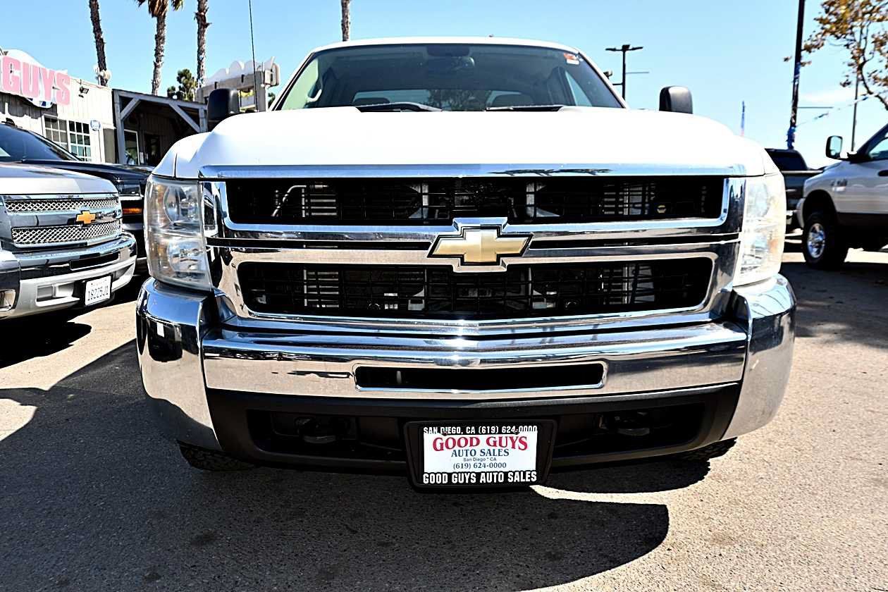 Used 2007 Chevrolet Silverado 2500 LT AWD/4WD image 2