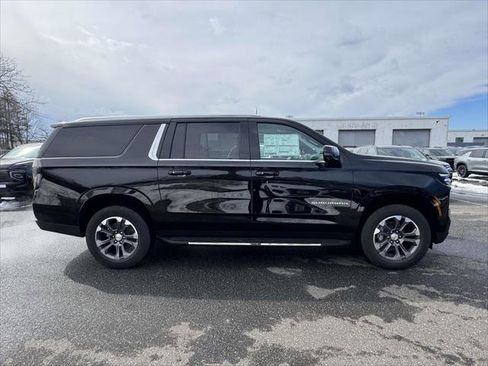 New 2026 Chevrolet Suburban LT image 5