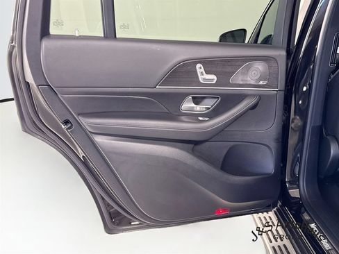 Used 2025 Mercedes-Benz GLS 450 4MATIC image 33