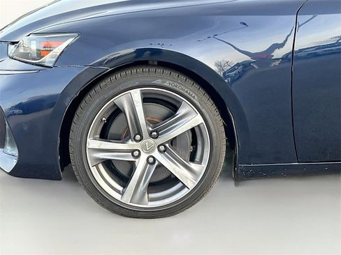 Used 2018 Lexus IS 300 300 w/ Comfort Package image 30