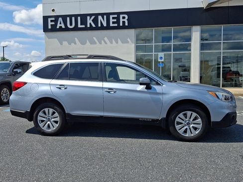 Used 2017 Subaru Outback 2.5i Premium AWD/4WD image 7