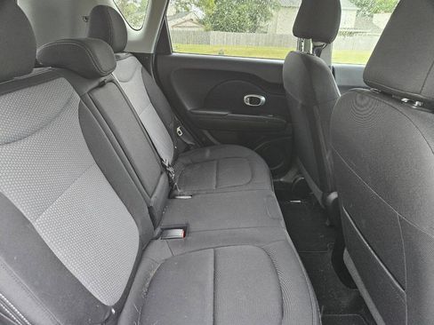 Used 2018 Kia Soul + FWD image 13
