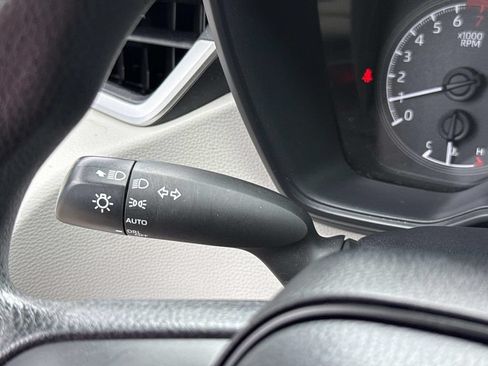 Used 2022 Toyota Corolla LE FWD image 37