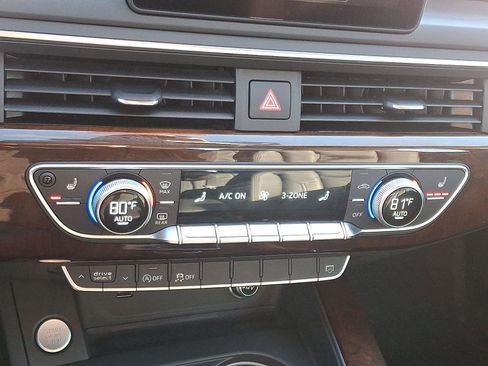 Used 2019 Audi A4 2.0T Premium w/ Convenience Package image 17