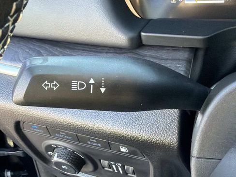 Used 2023 Jeep Grand Cherokee Overland w/ Luxury Tech Group IV image 23