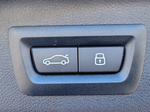 Used 2024 BMW X7 M60i w/ Executive Package image 11