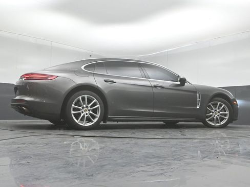 Used 2018 Porsche Panamera 4S Executive image 41