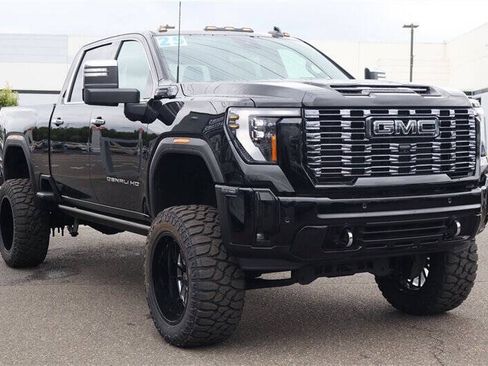 Used 2025 GMC Sierra 3500 Denali Ultimate AWD/4WD image 8