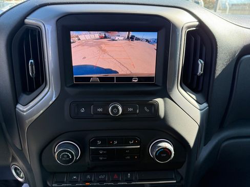 Used 2022 Chevrolet Silverado 1500 Custom image 19