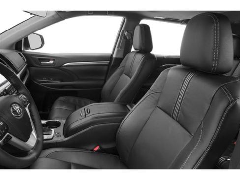 Used 2019 Toyota Highlander XLE AWD/4WD image 9