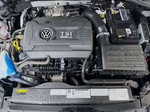 Used 2019 Volkswagen Golf R 4-Door AWD/4WD image 29