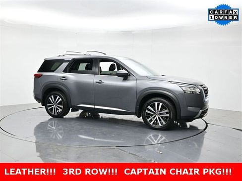 Used 2024 Nissan Pathfinder Platinum image 3