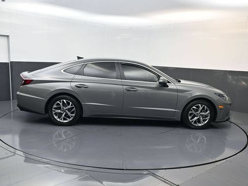 Used 2023 Hyundai Sonata SEL w/ Preferred Accessory Package FWD image 2
