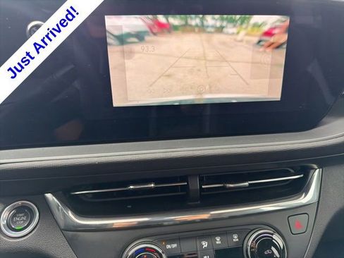 Used 2025 Buick Envista Preferred w/ Convenience II Package FWD image 14