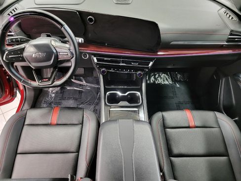 Used 2024 Chevrolet Traverse RS image 7