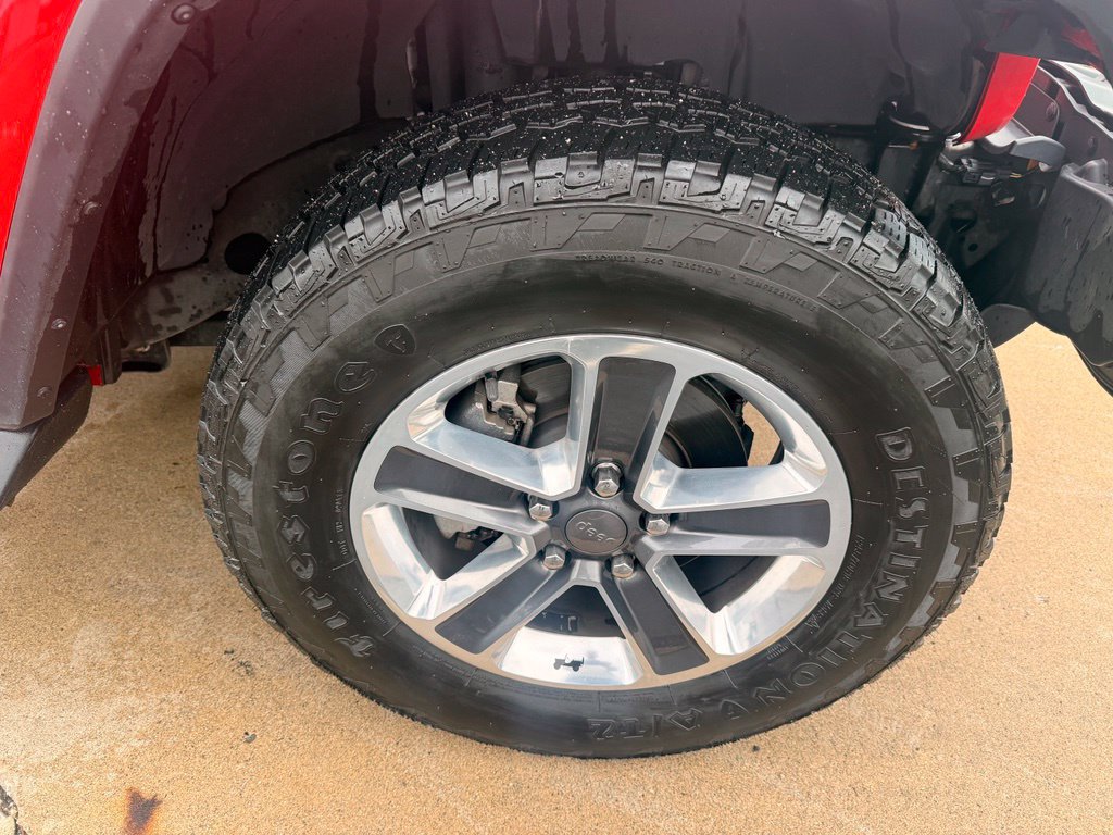 Used 2018 Jeep Wrangler Unlimited Sahara AWD/4WD image 10