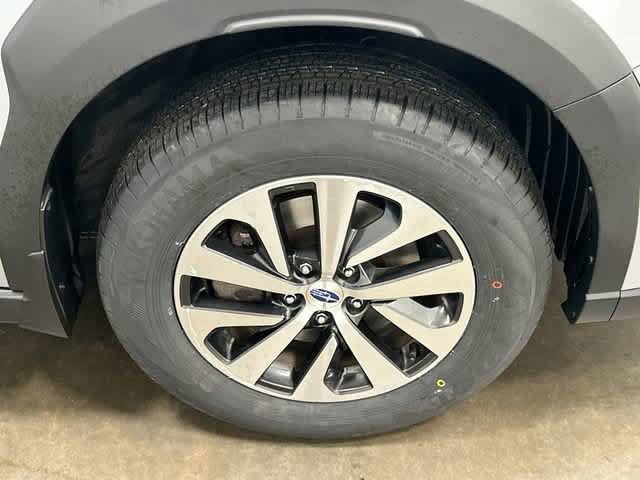Certified 2025 Subaru Outback AWD/4WD image 5