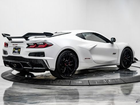 Used 2023 Chevrolet Corvette Z06 w/ Z07 Performance Package RWD image 20