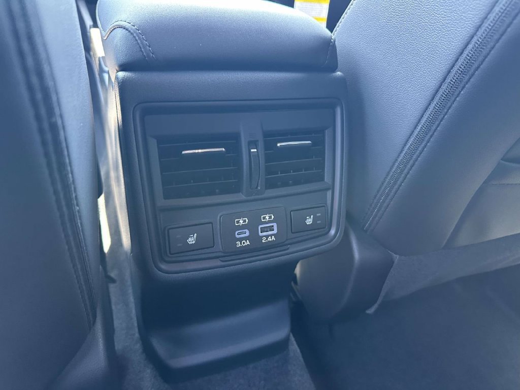 New 2026 Subaru Outback Limited AWD/4WD image 9