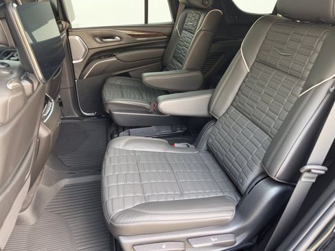 Used 2023 Cadillac Escalade Premium Luxury Platinum w/ LPO, Radiant Package AWD/4WD image 25