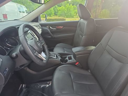 Used 2020 Nissan Rogue SL FWD image 16