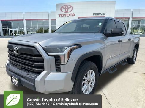 Used 2022 Toyota Tundra SR5 w/ SR5 Convenience Package AWD/4WD image 7