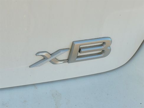 Used 2014 Scion xB Base image 4