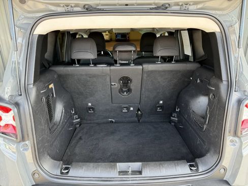 Used 2020 Jeep Renegade Altitude AWD/4WD image 16