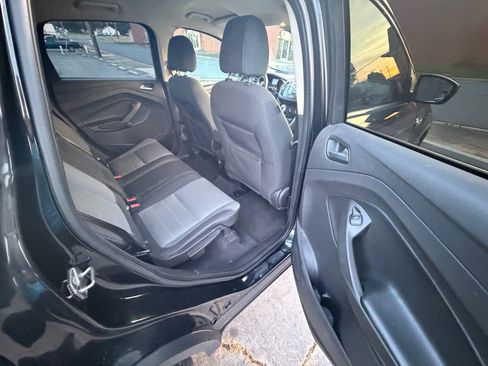 Used 2015 Ford Escape SE FWD image 21