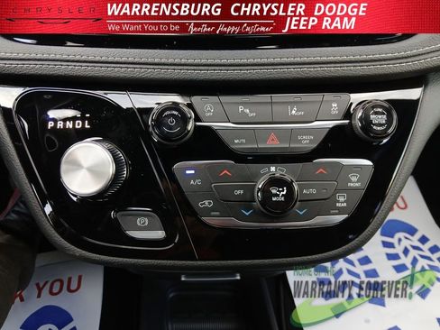 New 2026 Chrysler Pacifica Select image 25