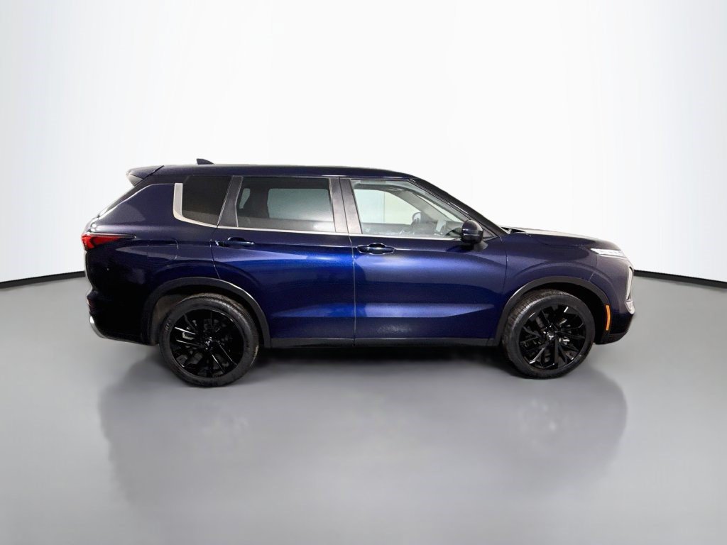 Used 2023 Mitsubishi Outlander SE FWD image 11