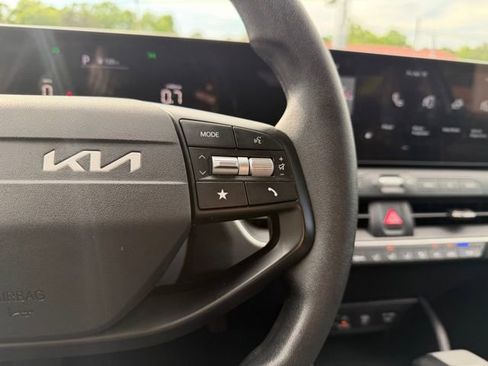 Used 2025 Kia K4 FWD image 32