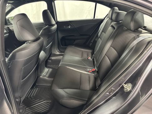 Used 2017 Honda Accord Sport image 5