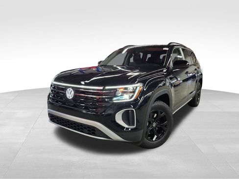 New 2026 Volkswagen Atlas Peak Edition AWD/4WD image 3