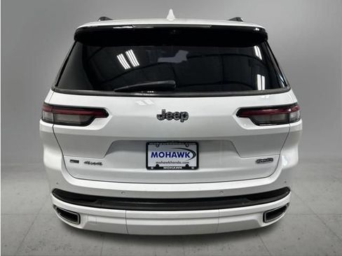 Used 2021 Jeep Grand Cherokee L Overland w/ Luxury Tech Group IV AWD/4WD image 4