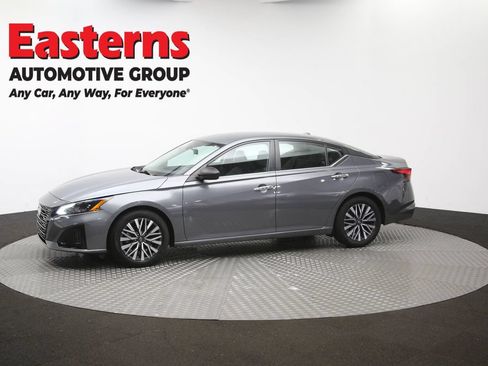 Used 2024 Nissan Altima 2.5 SV FWD image 57