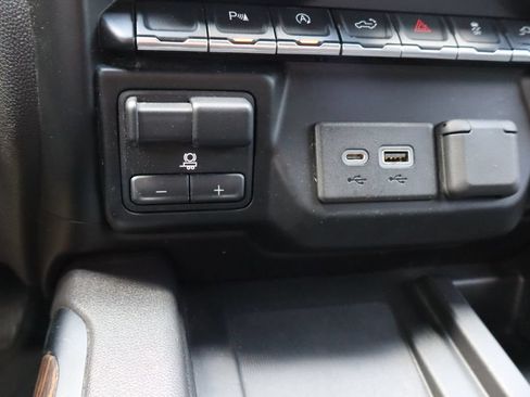 Used 2019 Chevrolet Silverado 1500 High Country AWD/4WD image 14