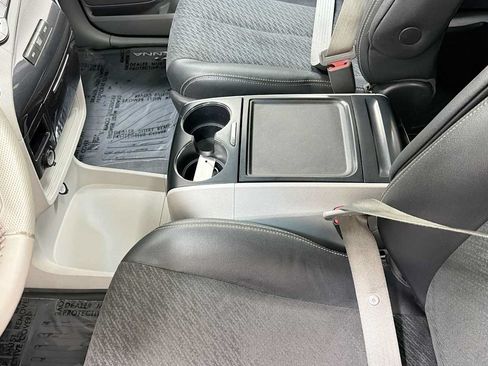 Used 2014 Toyota Sienna SE FWD image 23