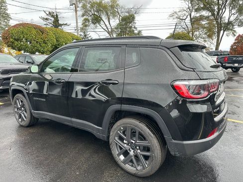New 2026 Jeep Compass Limited image 10