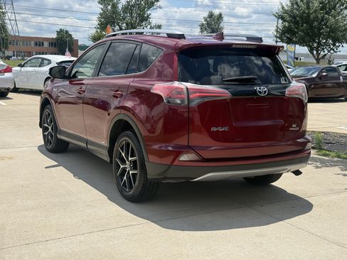 Used 2018 Toyota RAV4 SE AWD/4WD image 5