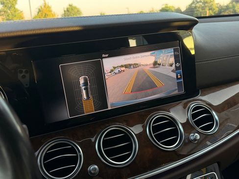 Used 2017 Mercedes-Benz E 400 4MATIC Wagon image 45