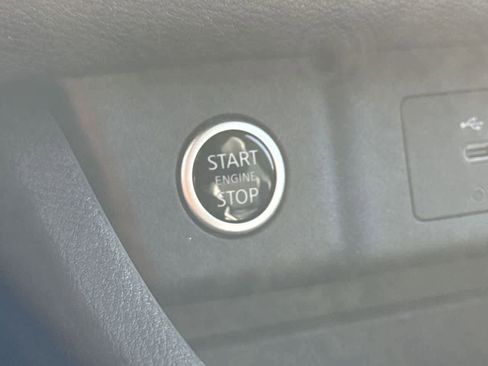 Used 2023 Nissan Rogue SV FWD image 17