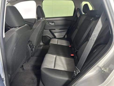 Certified 2025 Nissan Rogue SV image 7